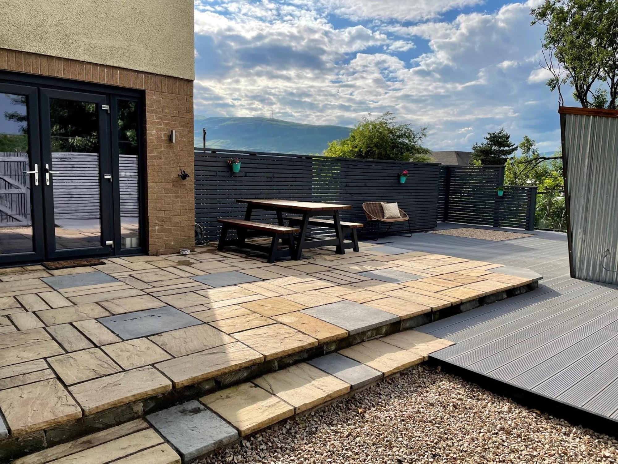 Stylish, Central Studio With Kitchen & Large Deck Fort William Exterior photo